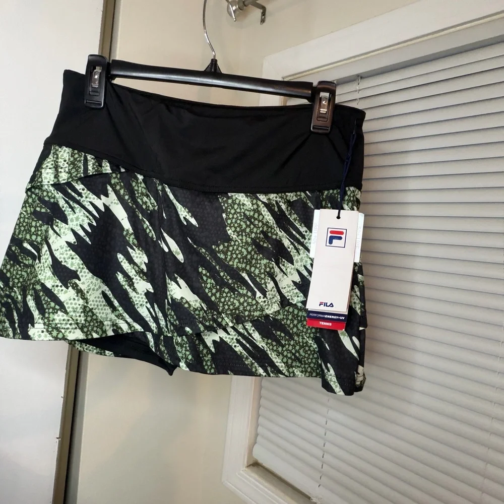 FILA Women's Black and Green Patterned Skorts - Picture 1 of 3